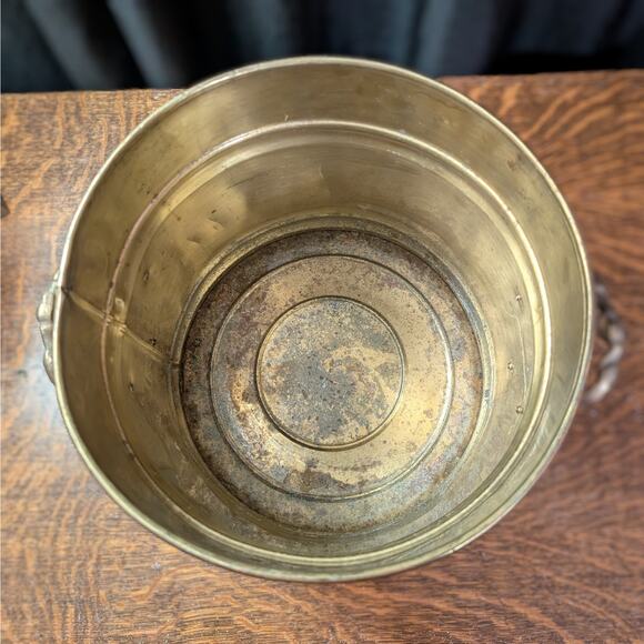 Large Heavy Vintage Estate Find Polished Brass Planter Pot w/ Ornate Handles - Picture 6 of 8